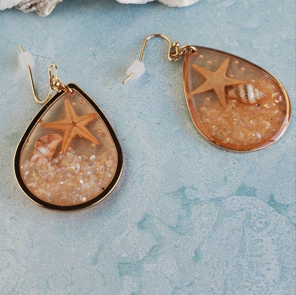 LuLu LaLa Beach themed shells and starfish shimmery sand tropical island style - Picture 6 of 7